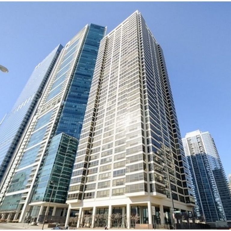 Queen Elizabeth Now Owns a Condo in Chicago Queen Elizabeth Real Estate