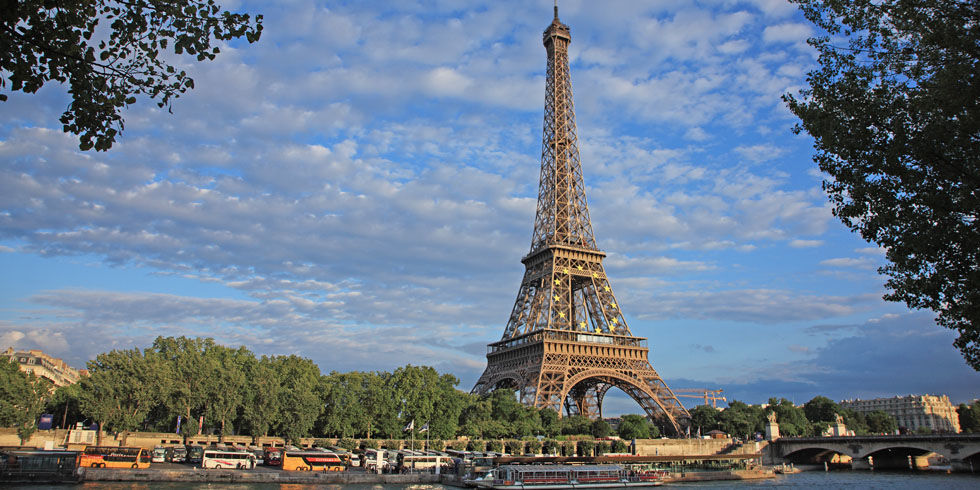 gallery-1444330211-eiffel-tower-index.jpg