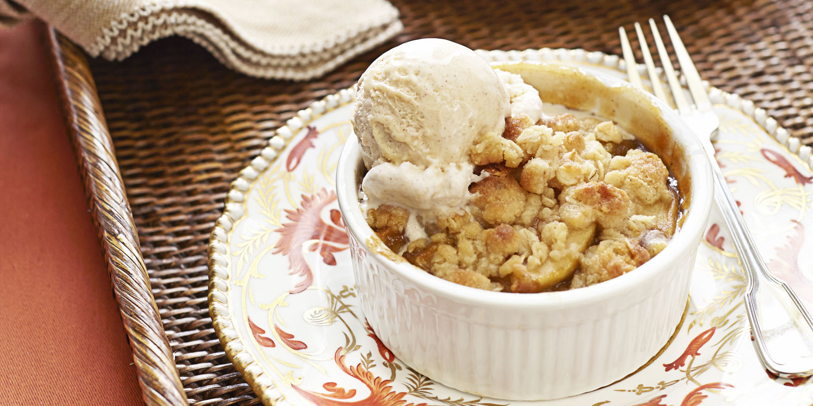 apple pear crumble with maple cinnamon ice cream - alex hitz apple apple pear crumble with maple cinnamon ice cream - alex hitz apple
