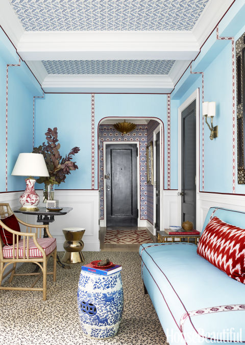 Colorful apartment in red, blue and purple interior designer ...