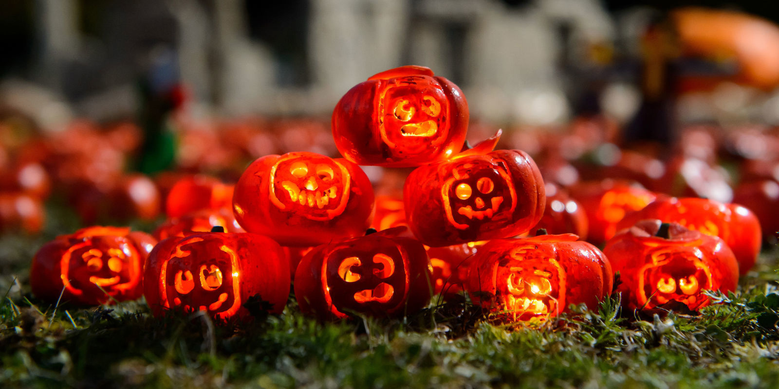 15 easy halloween cocktails & drink recipes