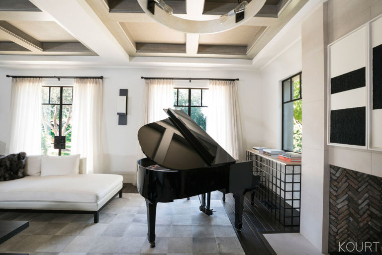 kourtney kardashian's living room - kardashian home tour kourtney kardashian's living room - kardashian home tour