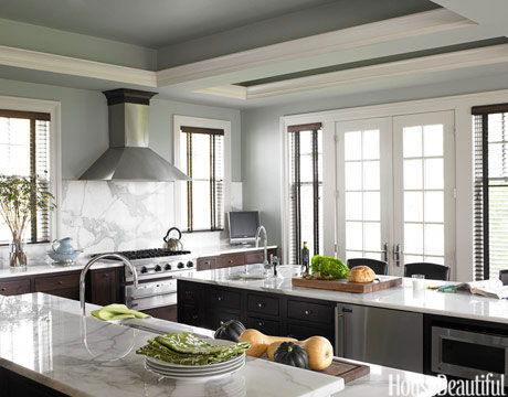 Modern Traditional Kitchens mix contemporary and traditional styles in a kitchen Modern Traditional Kitchens mix contemporary and traditional styles in a kitchen